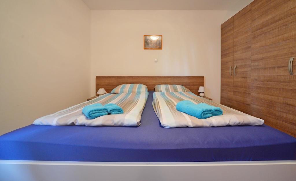 Guest House Rudine سلوني الغرفة الصورة
