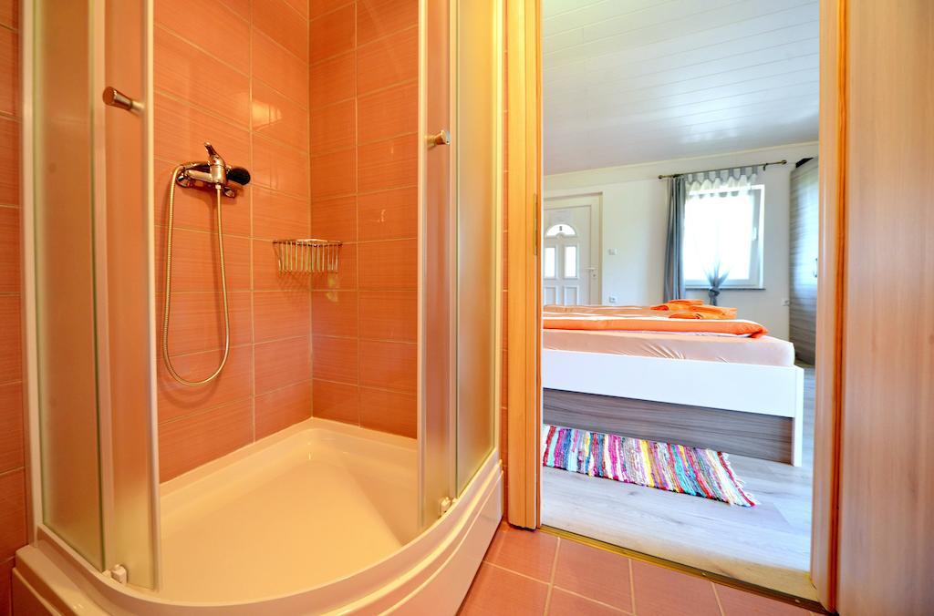 Guest House Rudine سلوني الغرفة الصورة