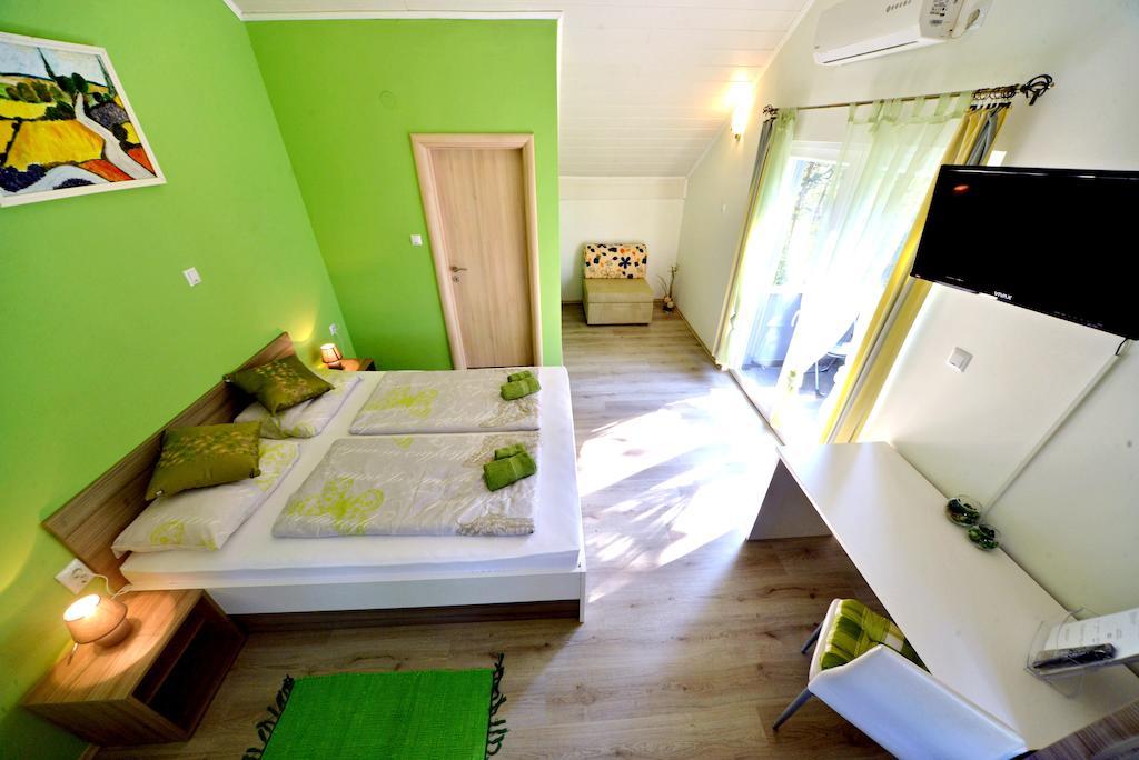 Guest House Rudine سلوني الغرفة الصورة