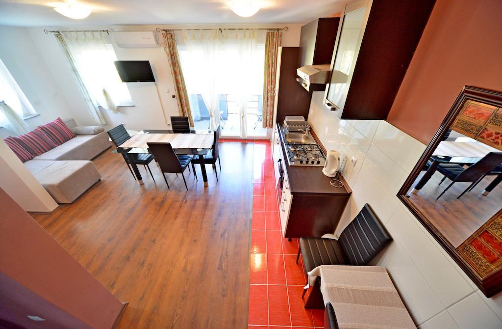 Guest House Rudine سلوني الغرفة الصورة