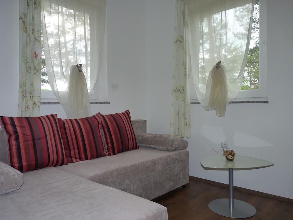 Guest House Rudine سلوني الغرفة الصورة